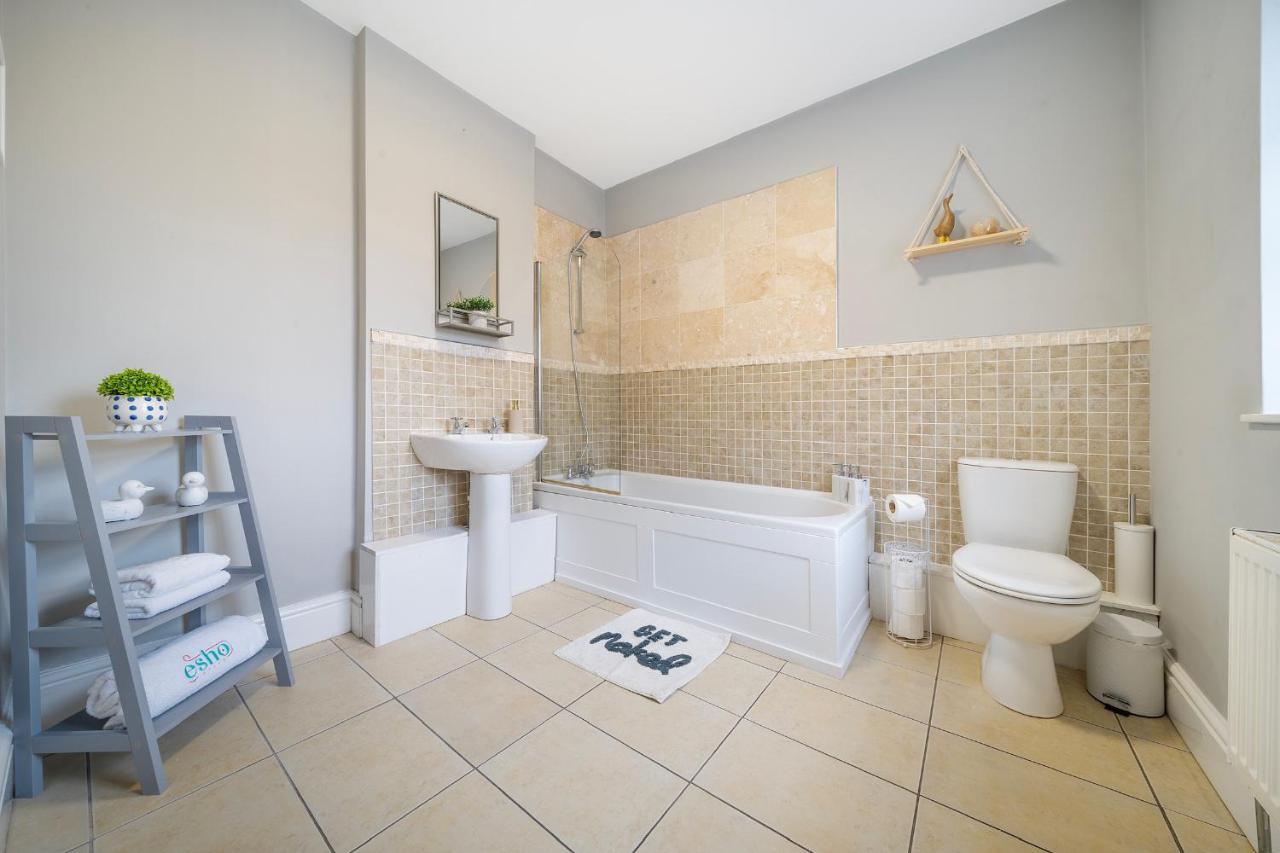 1 Bed House, Free Parking, 15 Minutes From Cheltenham Races Gloucester Exteriér fotografie