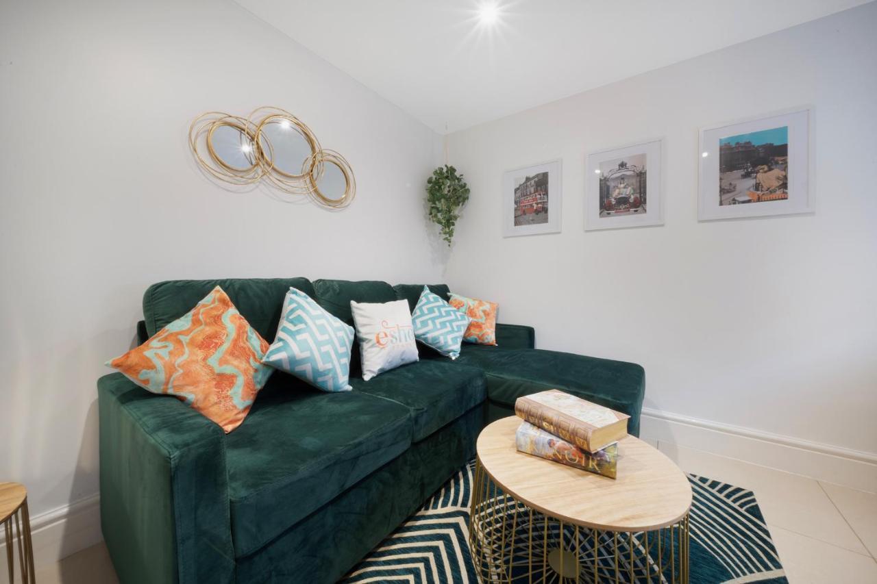 1 Bed House, Free Parking, 15 Minutes From Cheltenham Races Gloucester Exteriér fotografie
