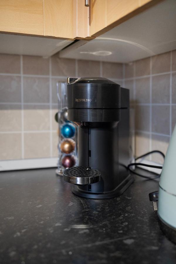 1 Bed House, Free Parking, 15 Minutes From Cheltenham Races Gloucester Exteriér fotografie