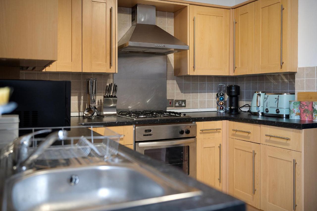 1 Bed House, Free Parking, 15 Minutes From Cheltenham Races Gloucester Exteriér fotografie